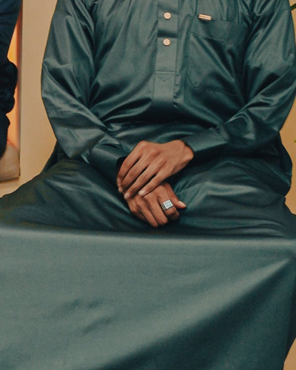 Saudi Collar Thobe - Sultan's Sage